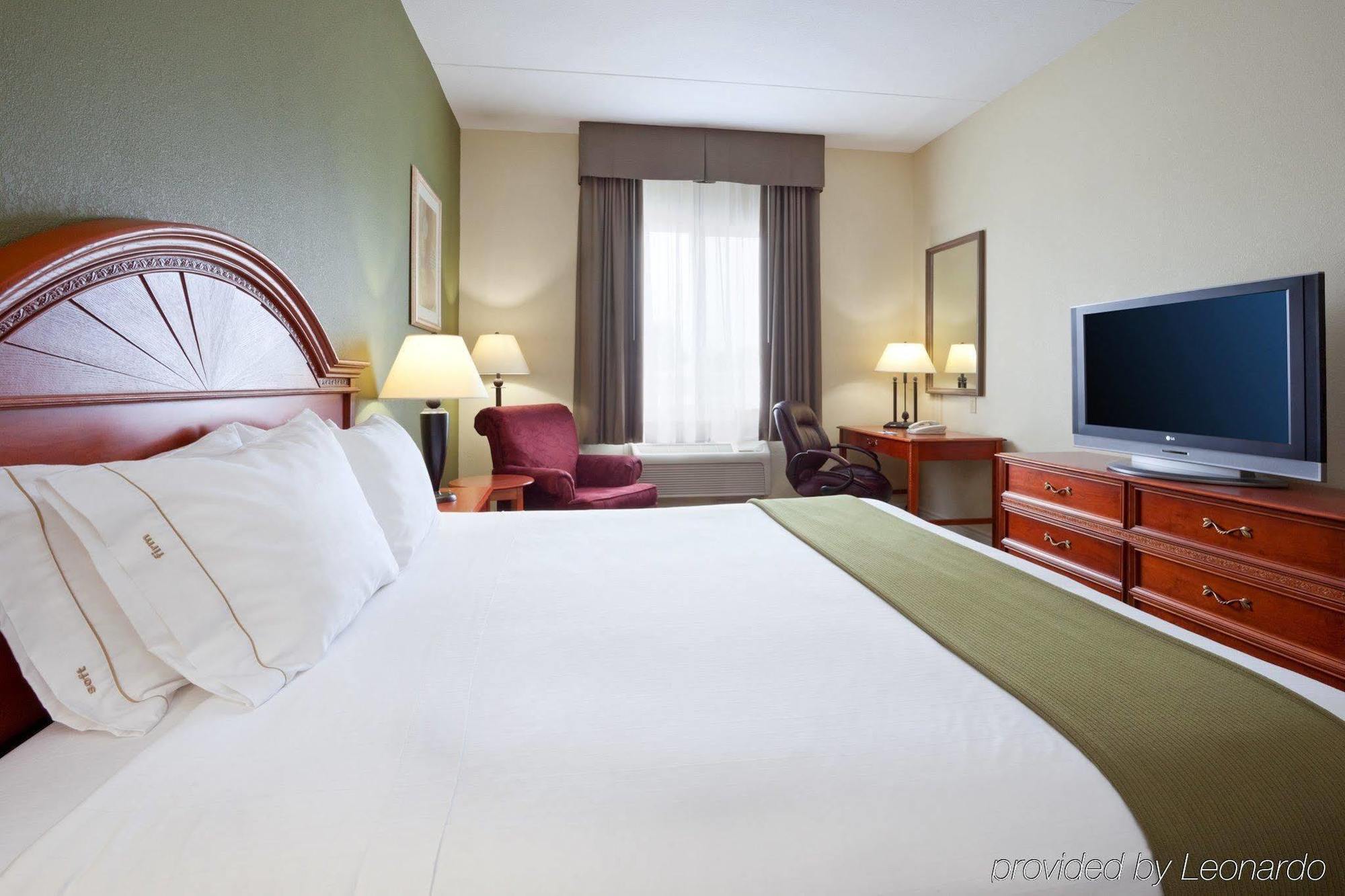Holiday Inn Express Hotel & Suites 1000 Islands - Gananoque By Ihg Εξωτερικό φωτογραφία
