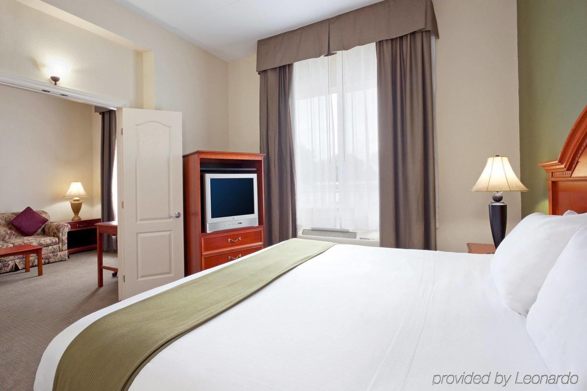 Holiday Inn Express Hotel & Suites 1000 Islands - Gananoque By Ihg Εξωτερικό φωτογραφία