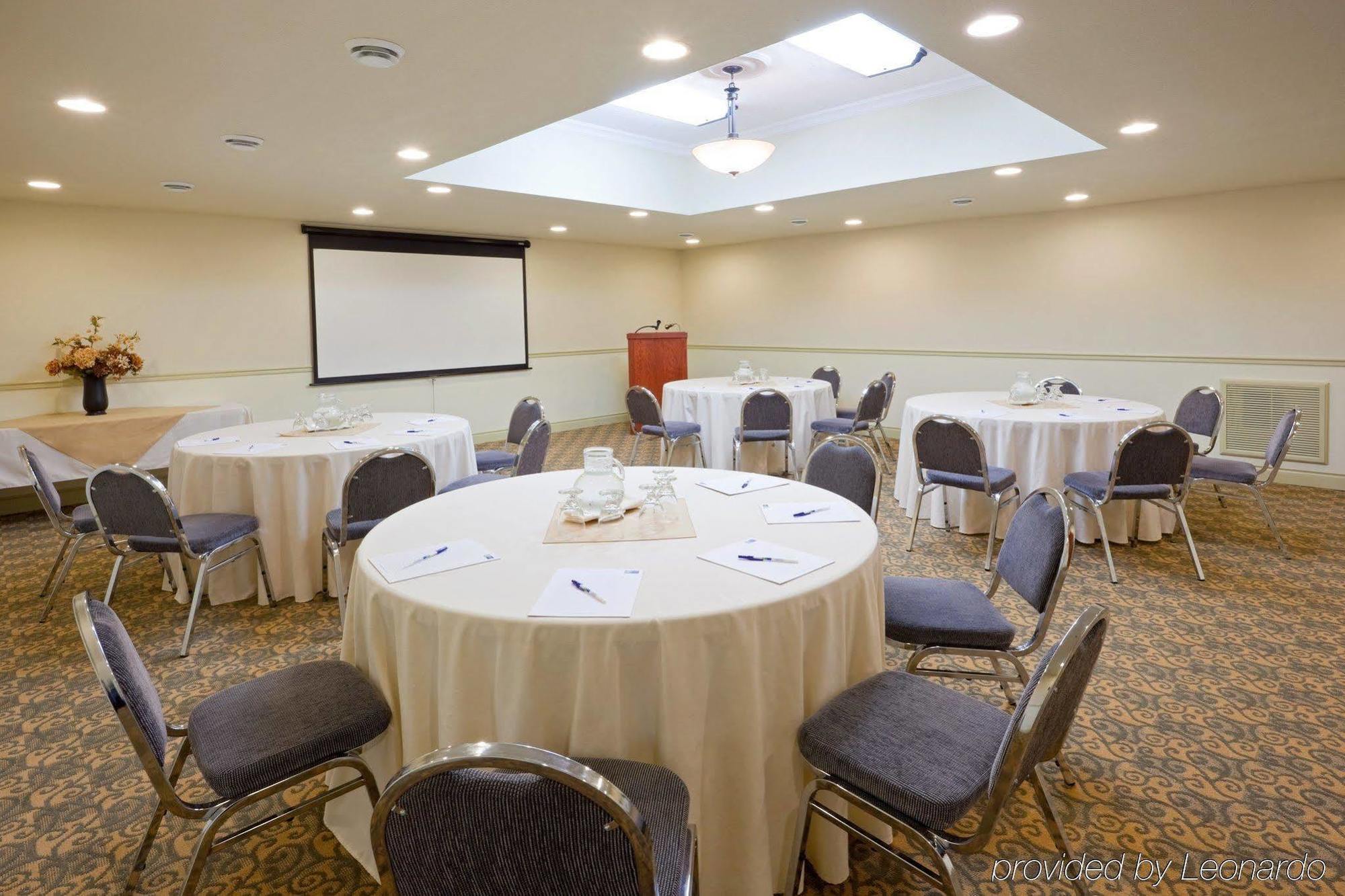 Holiday Inn Express Hotel & Suites 1000 Islands - Gananoque By Ihg Εξωτερικό φωτογραφία